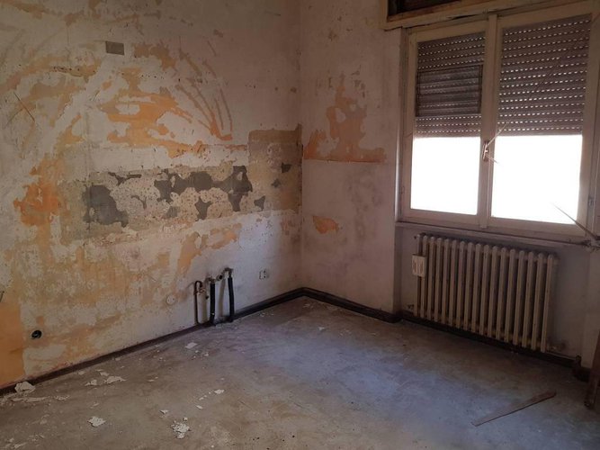 Casa indipendente + negozio Pontirolo Nuovo