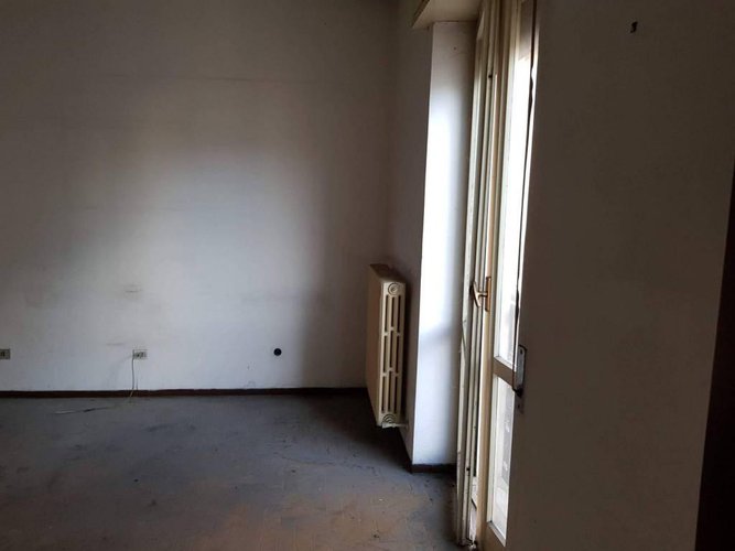 Casa indipendente + negozio Pontirolo Nuovo