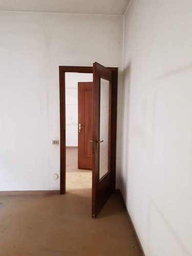 Casa indipendente + negozio Pontirolo Nuovo