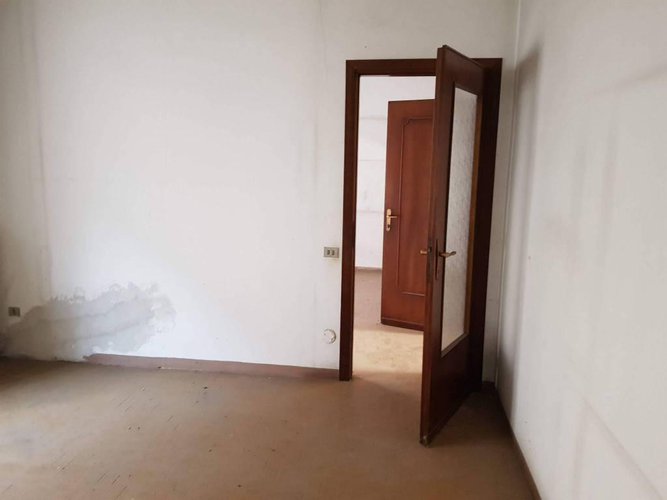 Casa indipendente + negozio Pontirolo Nuovo