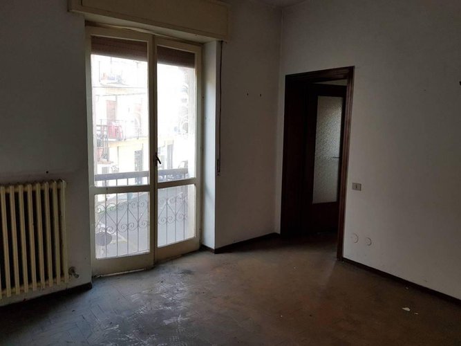 Casa indipendente + negozio Pontirolo Nuovo