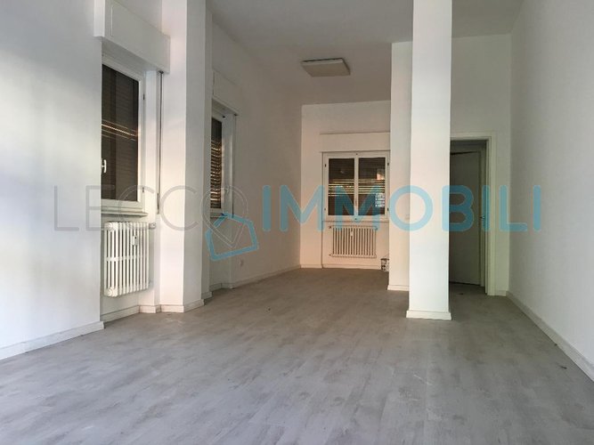 NEGOZIO VIA COMO Lecco