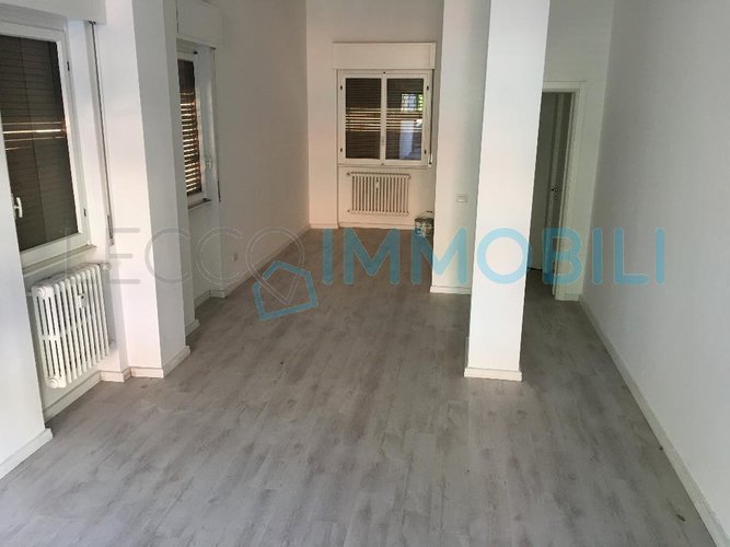 NEGOZIO VIA COMO Lecco