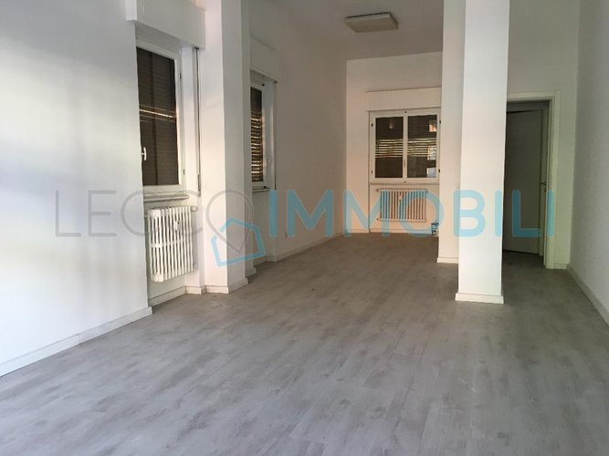 NEGOZIO VIA COMO Lecco