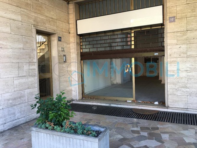 NEGOZIO VIA COMO Lecco