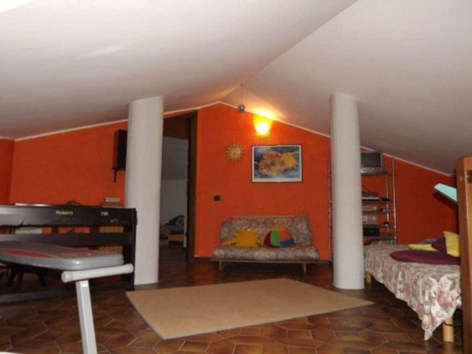 Attico su 2 livelli in zona centrale Casirate d'Adda