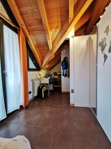 Attico su 2 livelli con terrazzo e ascensore privato a Treviglio in zona centrale. Treviglio