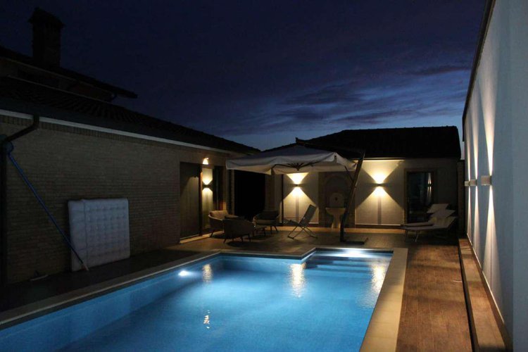 In zona esclusiva signorile villa singola con piscina a Misano Di Gera D'Adda Misano di Gera d'Adda