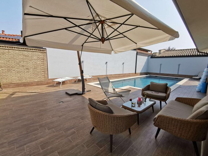 In zona esclusiva signorile villa singola con piscina a Misano Di Gera D'Adda Misano di Gera d'Adda