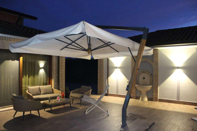 In zona esclusiva signorile villa singola con piscina a Misano Di Gera D'Adda Misano di Gera d'Adda