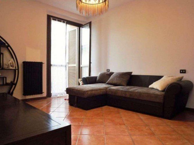 Ampio 4 locali su 2 livelli a Lurano. Lurano