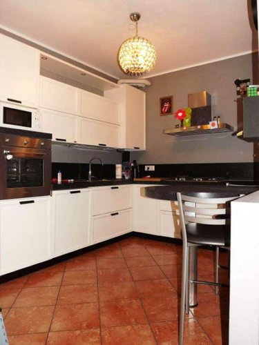 Ampio 4 locali su 2 livelli a Lurano. Lurano