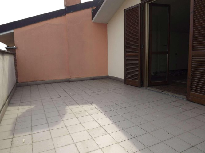 Ampio 4 locali su 2 livelli a Lurano. Lurano