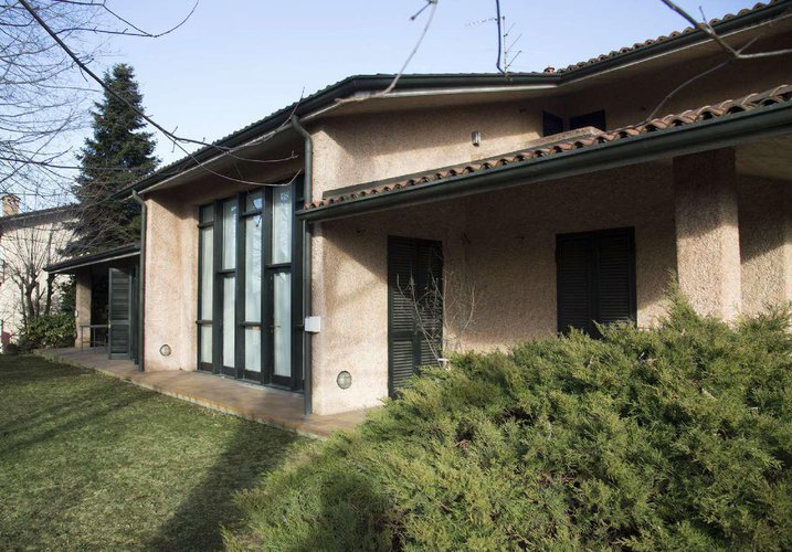 Signorile Villa singola con 2 appartamenti a Brignano Gera D'Adda. Brignano Gera d'Adda