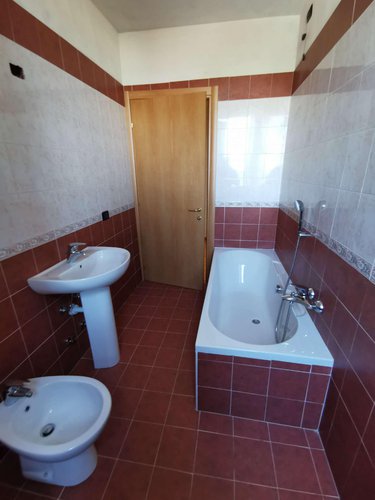 3 locali al secondo piano a Treviglio. Treviglio