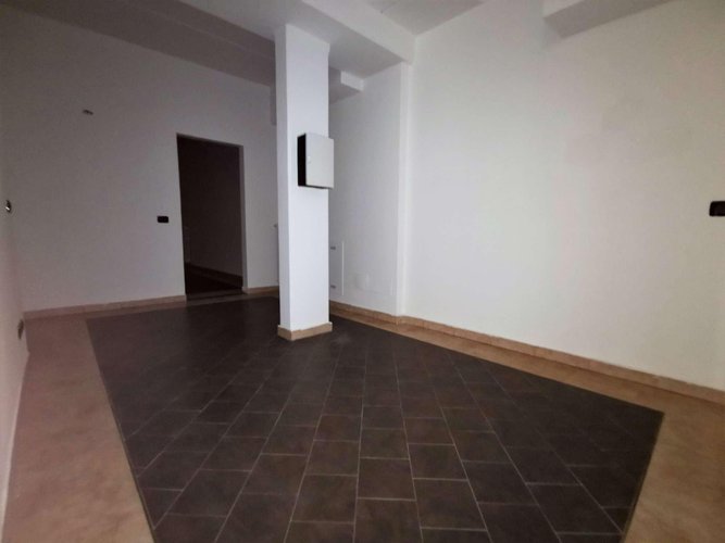 3 locali con taverna e area esterna a Treviglio. Treviglio