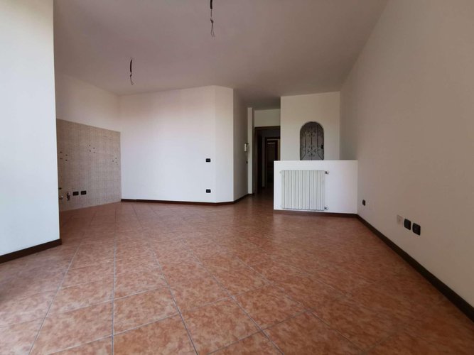 3 locali con taverna e area esterna a Treviglio. Treviglio