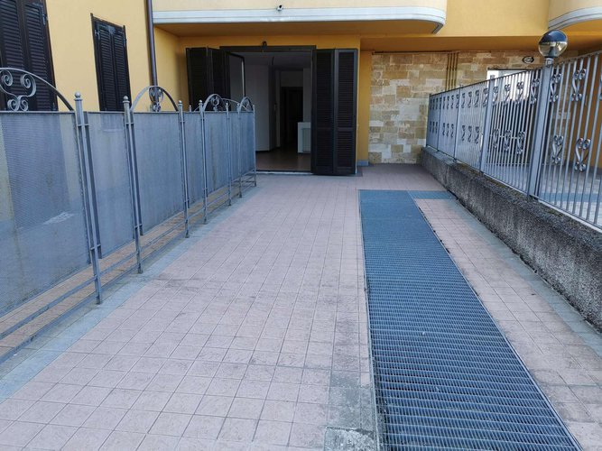 3 locali con taverna e area esterna a Treviglio. Treviglio