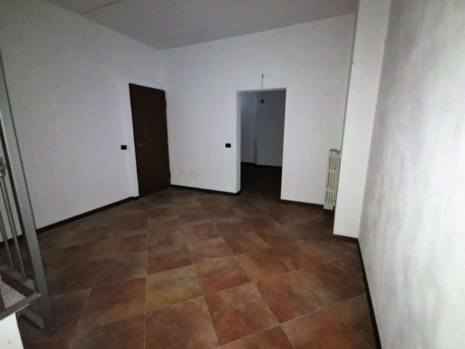 3 locali con taverna e area esterna a Treviglio. Treviglio