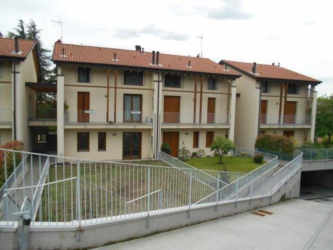 Trilocale Villa d'Almè