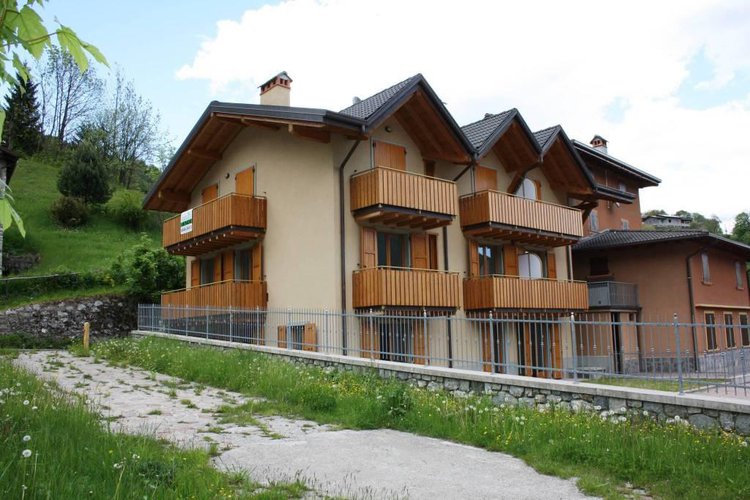 Varie soluzioni immobiliari in vendita a Vilminore di Scalve, frazione Teveno.......
