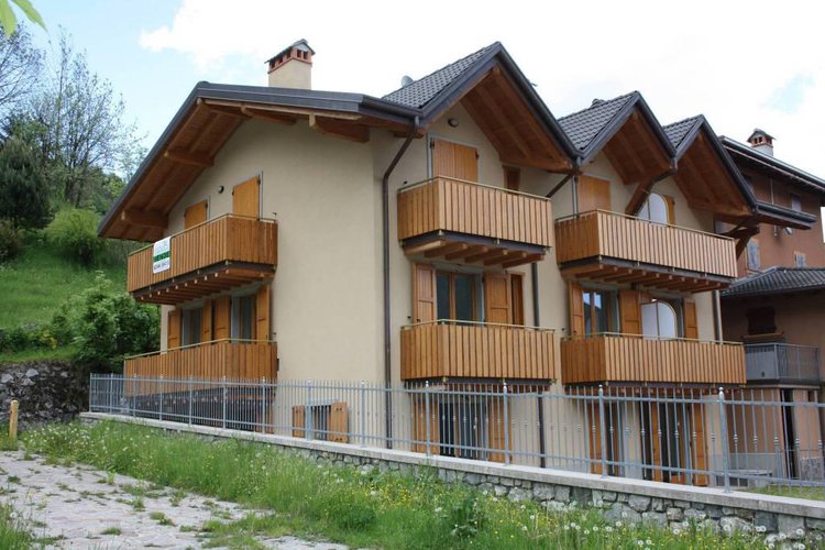 Varie soluzioni immobiliari in vendita a Vilminore di Scalve, frazione Teveno....... Vilminore di Scalve