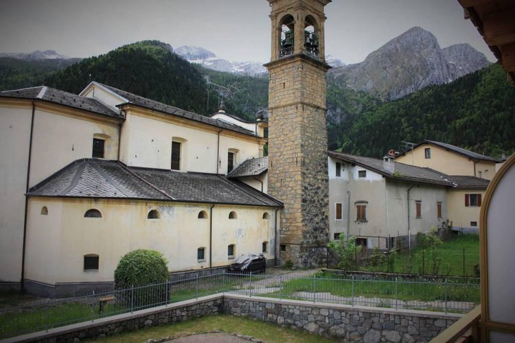 Varie soluzioni immobiliari in vendita a Vilminore di Scalve, frazione Teveno....... Vilminore di Scalve