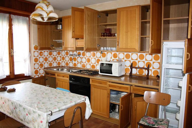 AFFARE COMUNE DI AZZONE (BG) TRE APPARTAMENTI €. 69.000,00 Azzone