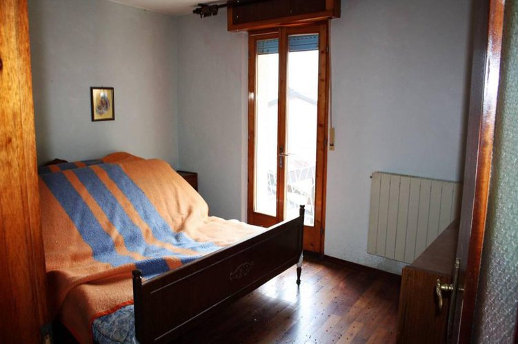 AFFARE COMUNE DI AZZONE (BG) TRE APPARTAMENTI €. 69.000,00 Azzone