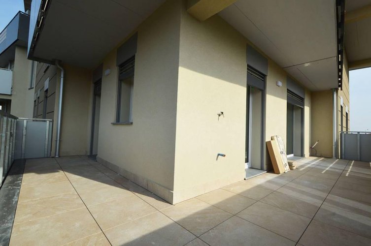 AMPIO QUADRILOCALE A LALLIO/TREVIOLO Lallio