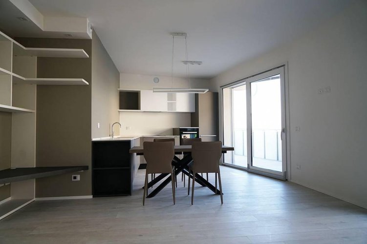 AMPIO QUADRILOCALE A LALLIO/TREVIOLO Lallio