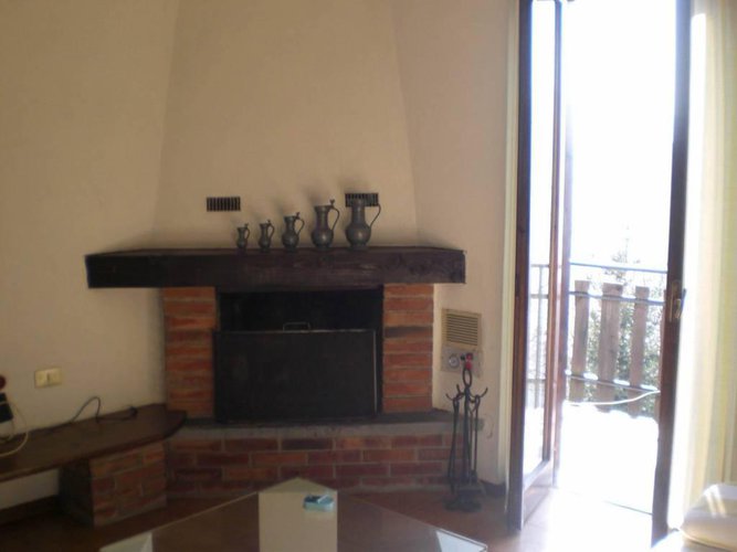 APPARTAMENTO IN POSIZIONE PANORAMICA E SOLEGGIATA Costa Serina