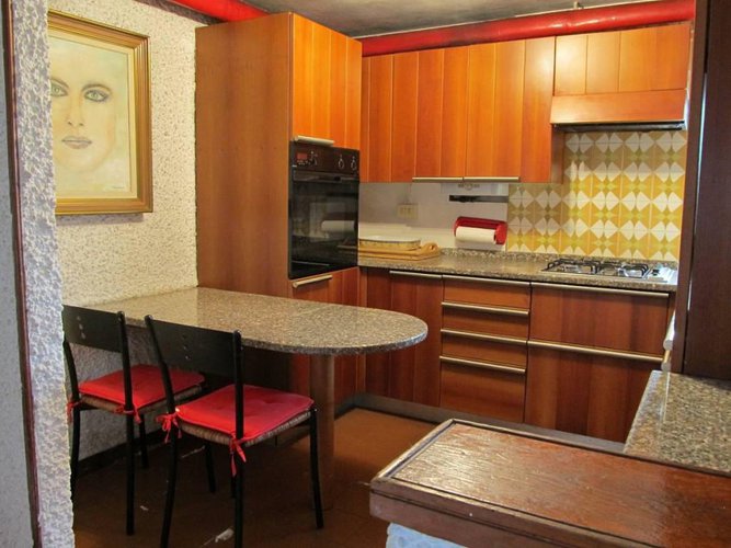 €240.000 VILLA SINGOLA CON 2 APPARTAMENTI ED AMPIO GIARDIN Trezzo sull'Adda