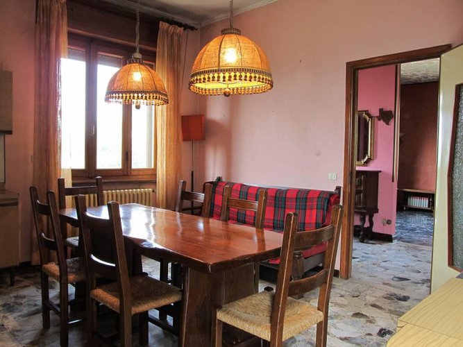 €240.000 VILLA SINGOLA CON 2 APPARTAMENTI ED AMPIO GIARDIN Trezzo sull'Adda