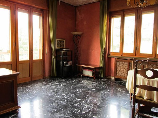 €240.000 VILLA SINGOLA CON 2 APPARTAMENTI ED AMPIO GIARDIN Trezzo sull'Adda