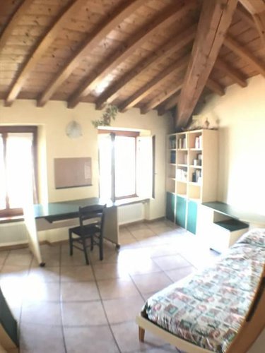 INTERO FABBRICATO INDIPENDENTE COMPLETAMENTE RISTRUTTURATO. Cene