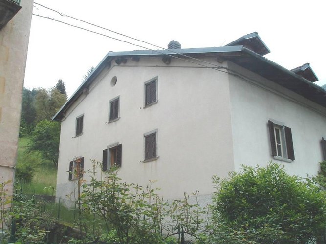 ALTA VALLE BREMBANA - GRANDE CASA INDIPENDENTE CON TERRENO Roncobello