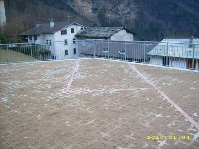 ALTA VALLE BREMBANA - GRANDE CASA INDIPENDENTE CON TERRENO Roncobello