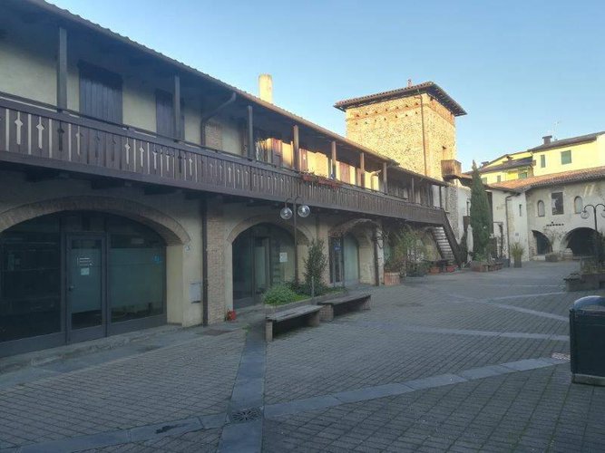 NEGOZIO in vendita a PONTE SAN PIETRO Ponte San Pietro