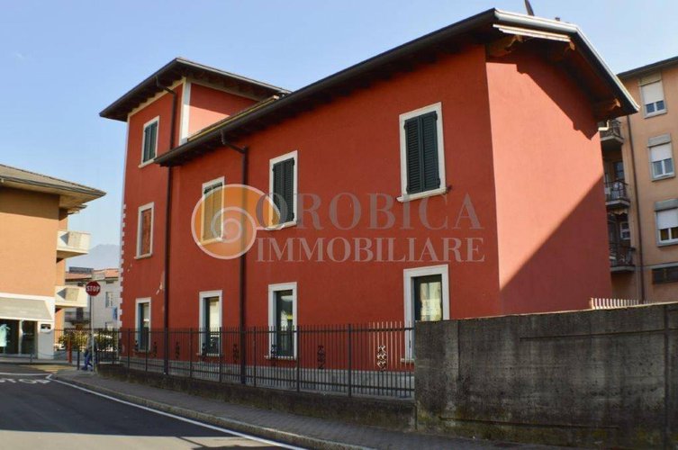 Negozio in vendita a SORISOLE PETOSINO Sorisole