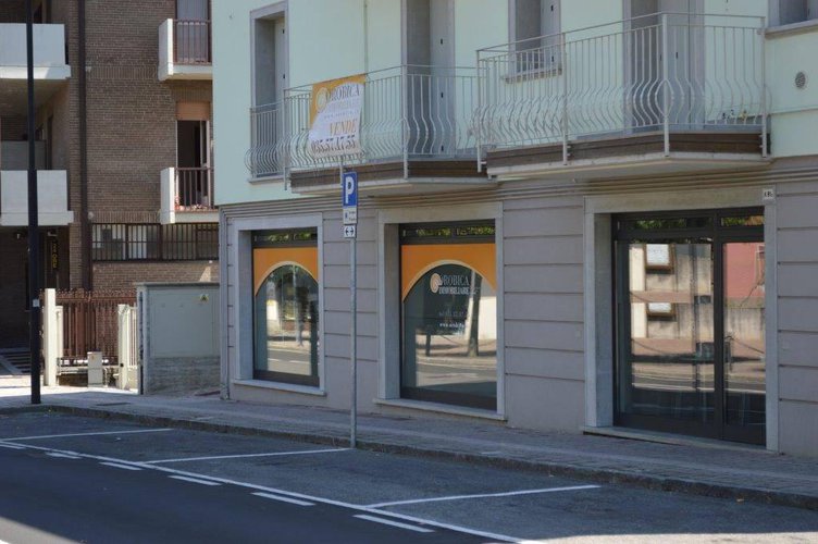 Negozio in centro a Petosino Sorisole