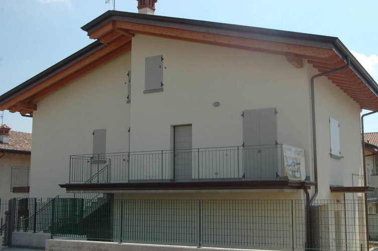 Porzione di villa bifamiliare a Petosino