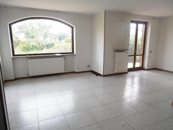 SIGNORILE VILLA SINGOLA CON AMPIO GIARDINO San Paolo d'Argon