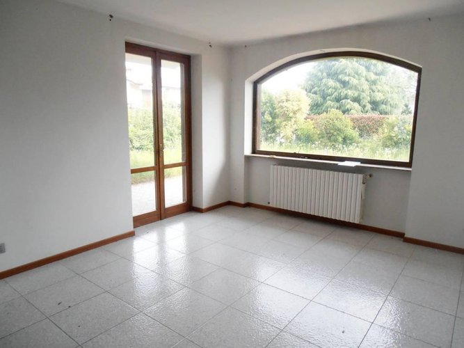 SIGNORILE VILLA SINGOLA CON AMPIO GIARDINO San Paolo d'Argon