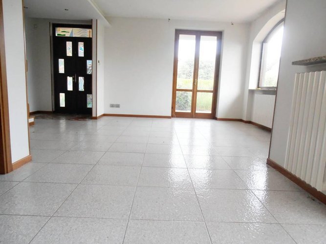 SIGNORILE VILLA SINGOLA CON AMPIO GIARDINO San Paolo d'Argon