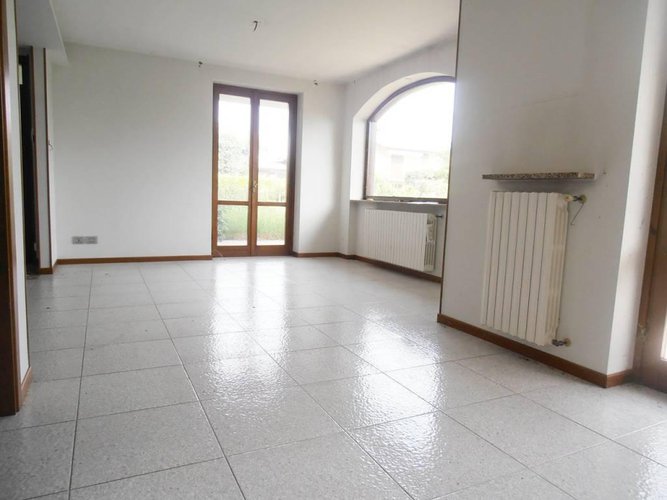 SIGNORILE VILLA SINGOLA CON AMPIO GIARDINO San Paolo d'Argon