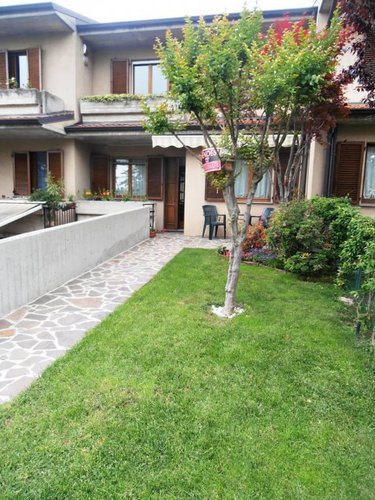 VILLA A SCHIERA INDIPENDENTE