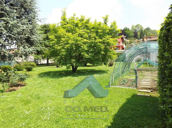 Villa Entratico