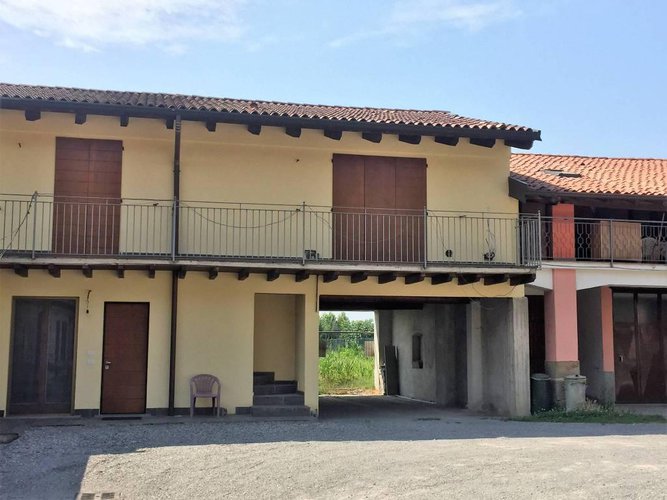 INTROVABILE!!! BILOCALI E TRILOCALI RISTRUTTURATI Mornico al Serio