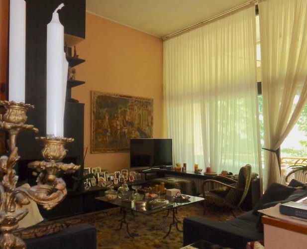 STEZZANO VILLA SINGOLA CON AMPIO GIARDINO Stezzano